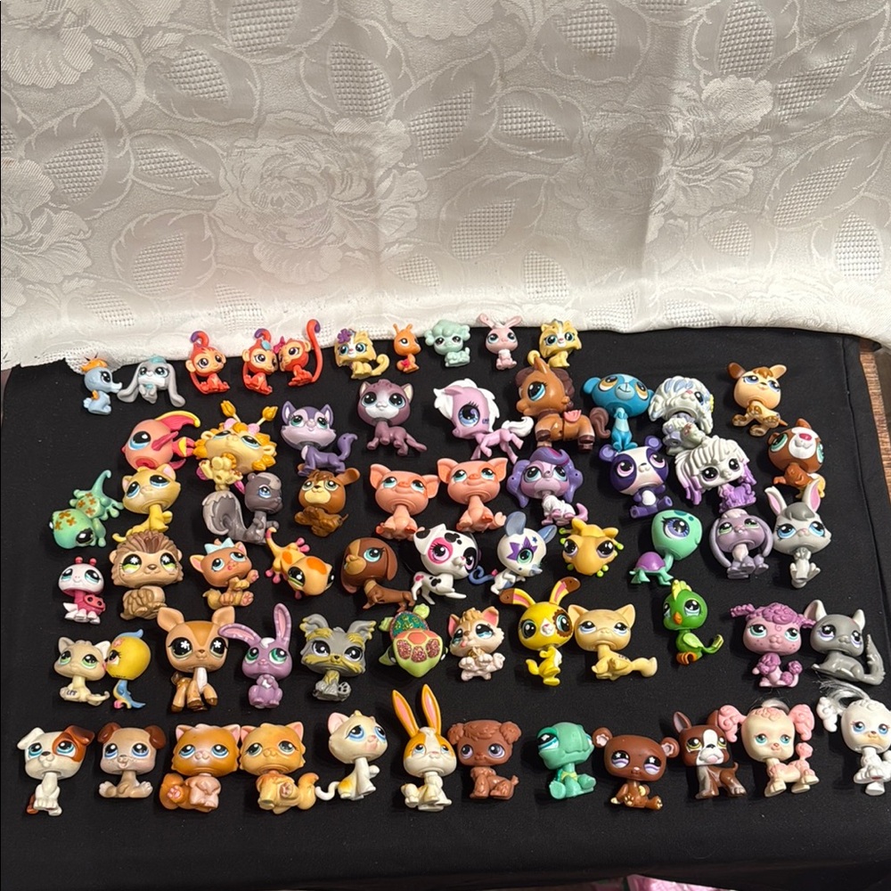 Littlest Pet Shop LPS figures- selling separately -DO NOT PURCHASE